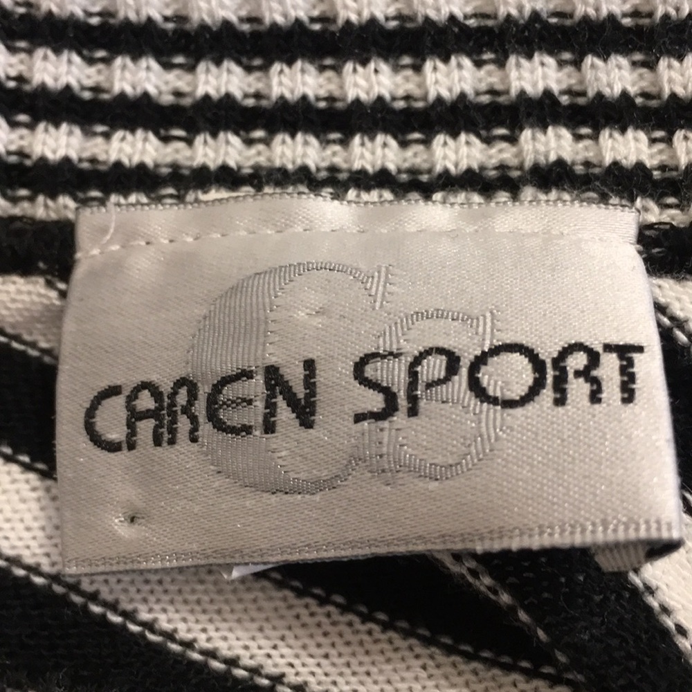 Cape - Picture 3 of 4